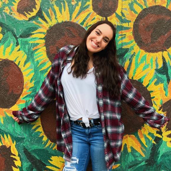 Meet your Posher, Julia - Picture 1 of 1